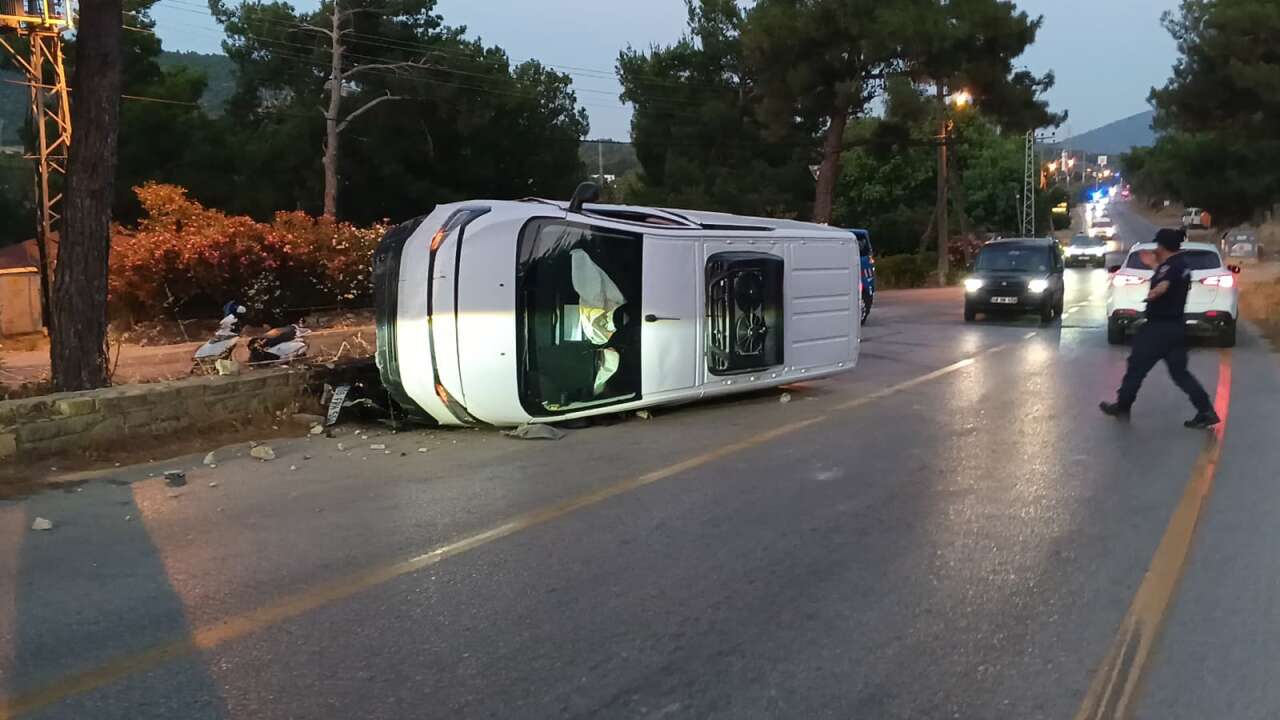 Muğla'da Kontrolden Çıkan Ticari Araç Duvara Çarptı: Alkollü Sürücü Gözaltına Alındı 3